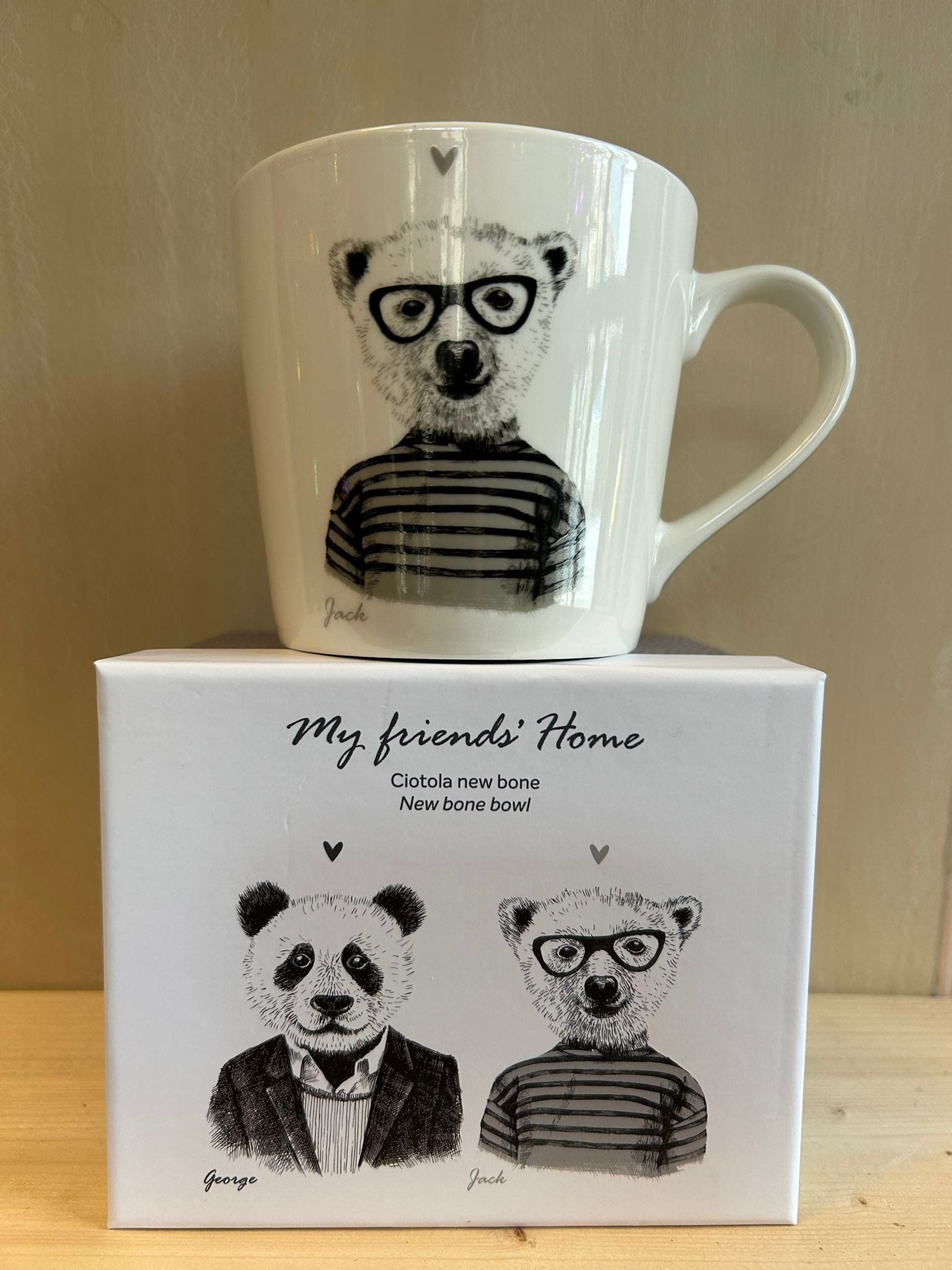 My Friends Home Mug – Elegance and Style in Every Sip! 🐼🐻☕ 📖